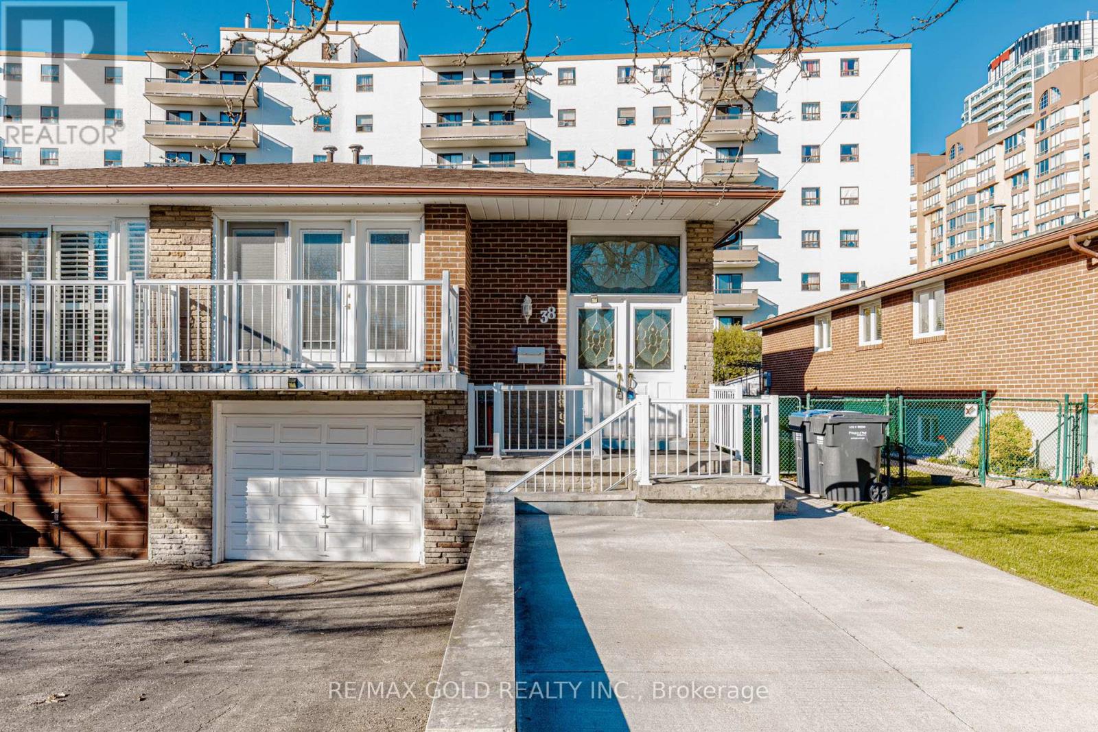 38 ACHILL CRESCENT - 3