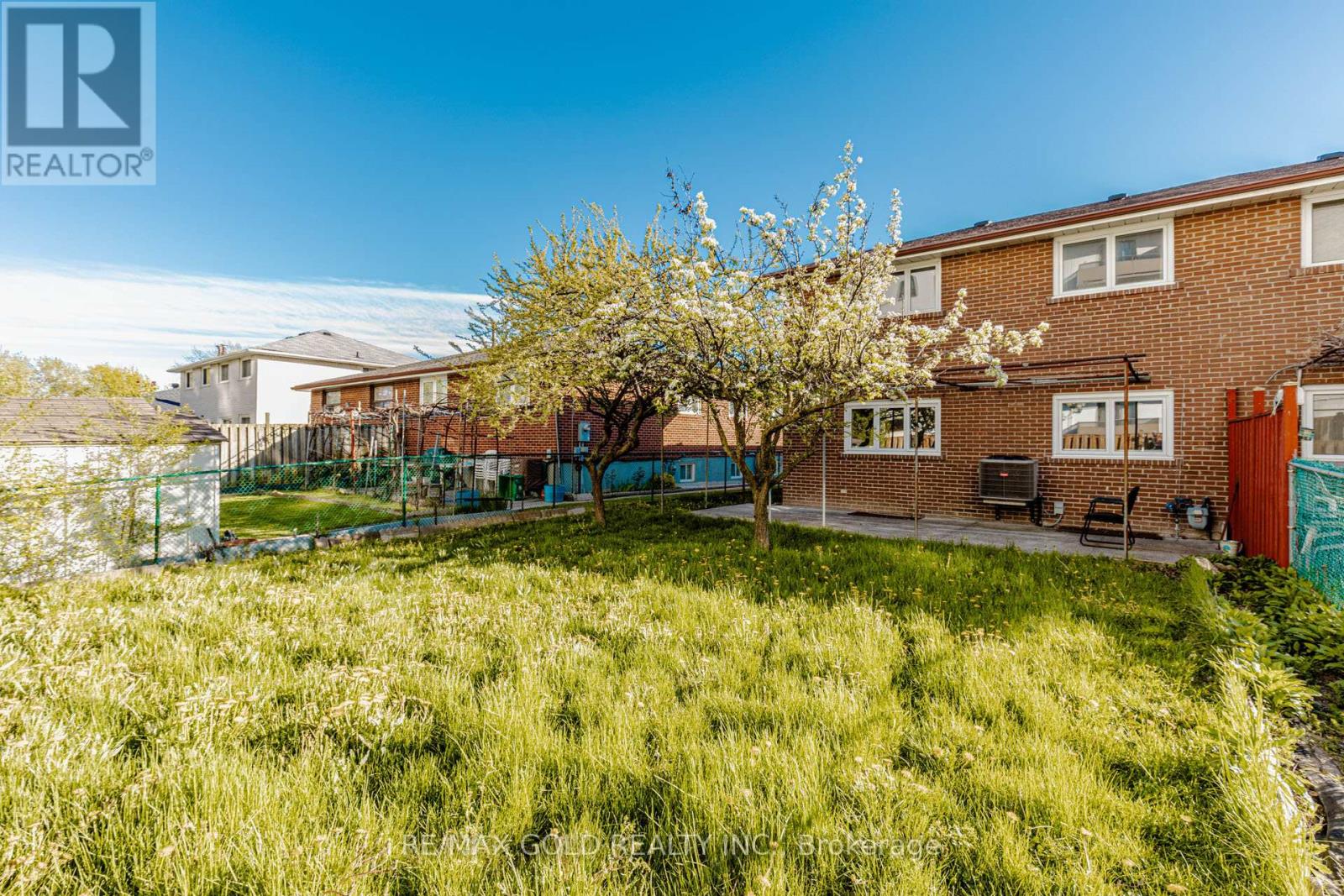 38 ACHILL CRESCENT - 48
