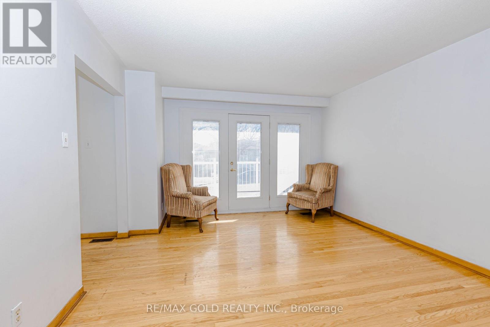 38 ACHILL CRESCENT - 8