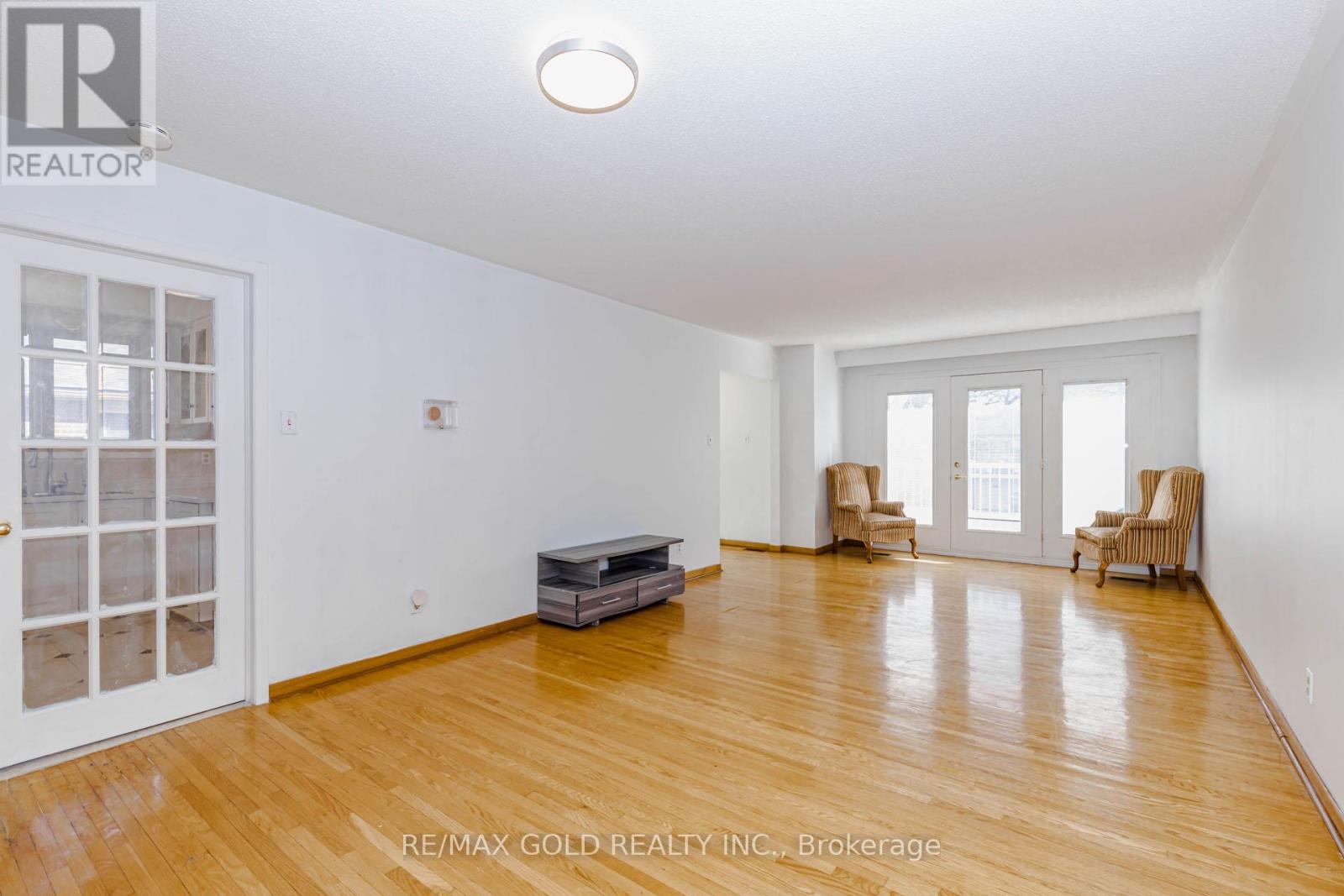 38 ACHILL CRESCENT - 9