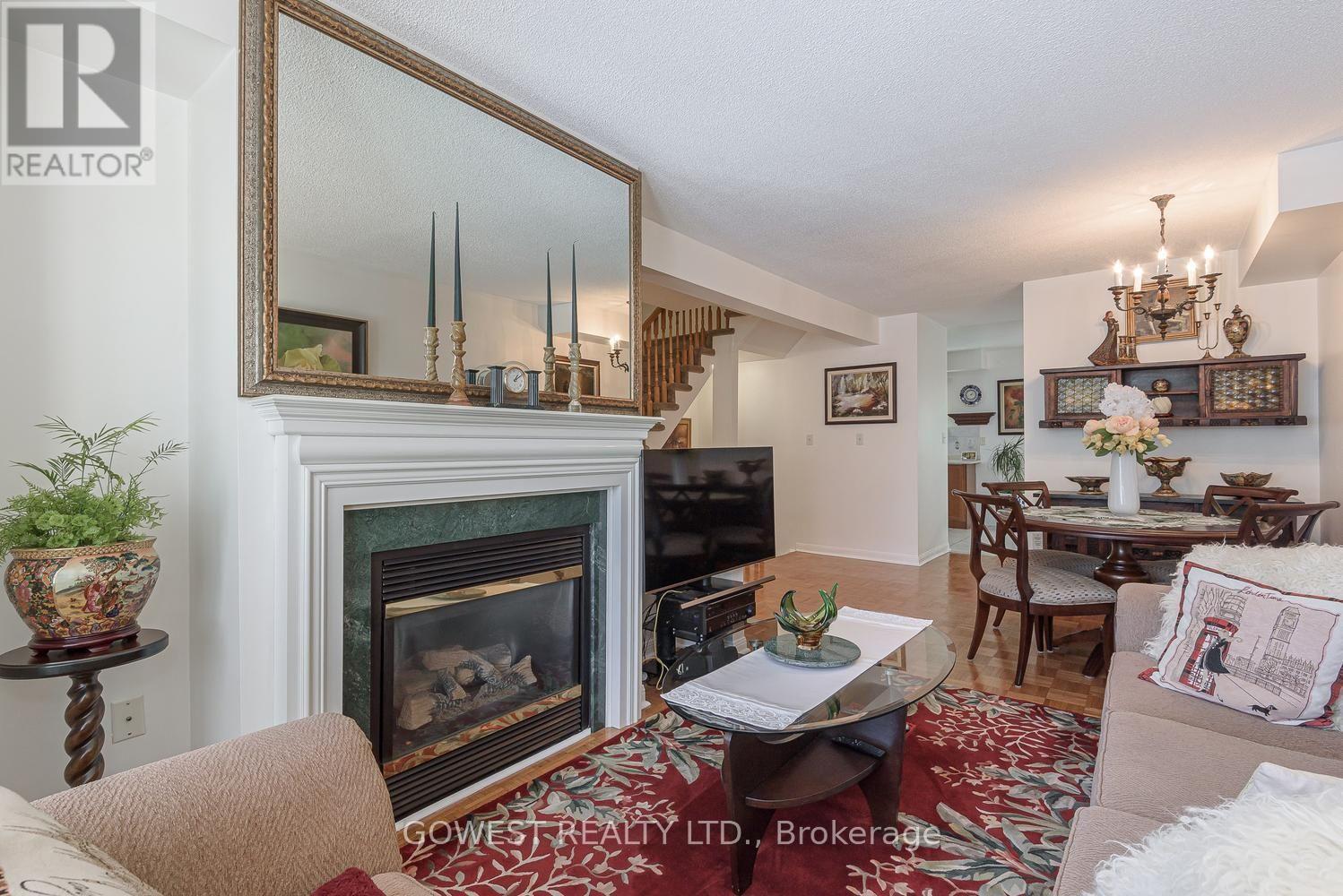#14 80 ACORN PLACE - 10