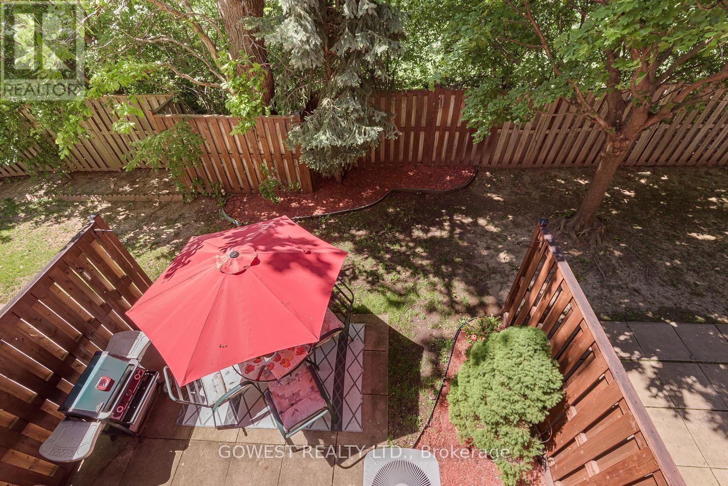 #14 80 ACORN PLACE - 15