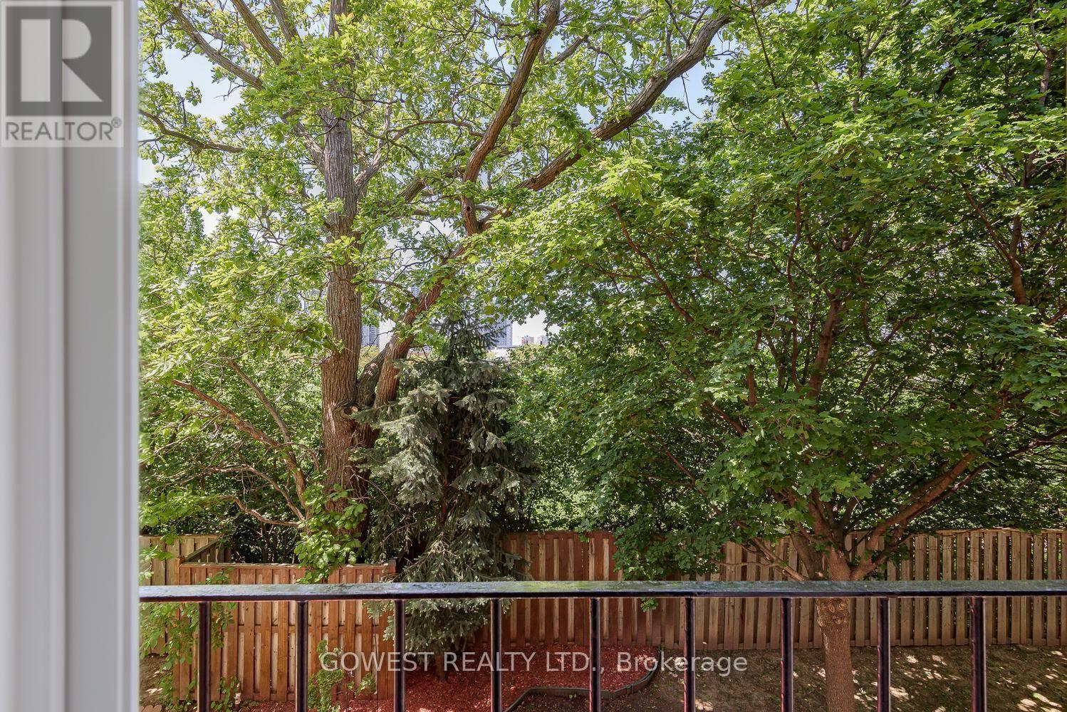 #14 80 ACORN PLACE - 16