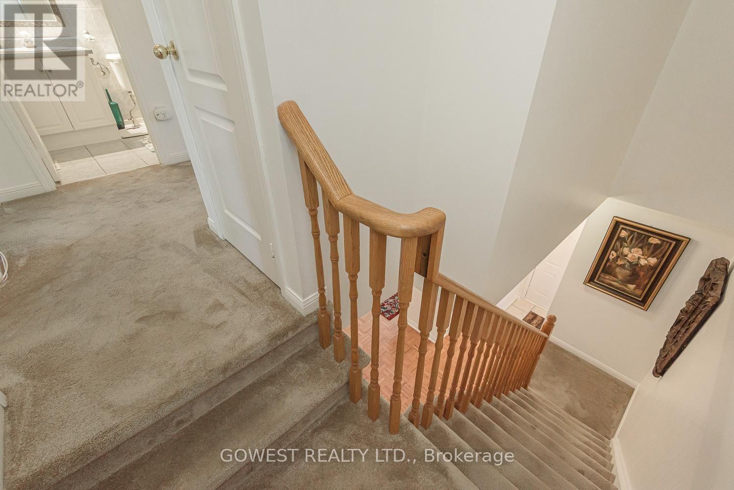 #14 80 ACORN PLACE - 20