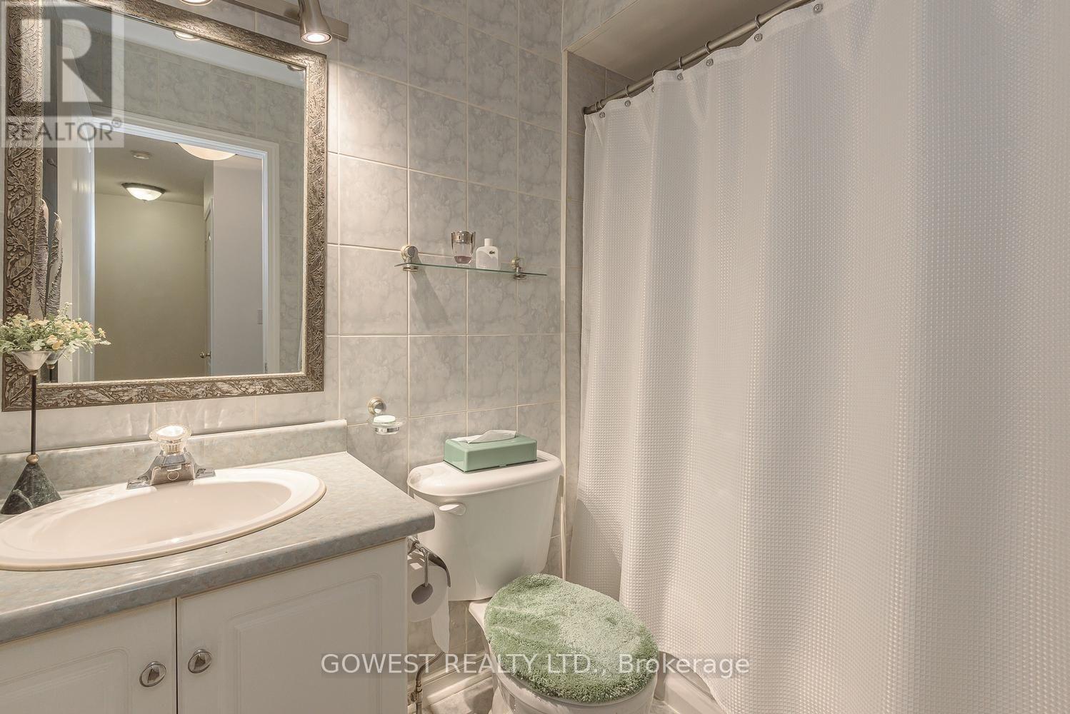 #14 80 ACORN PLACE - 29