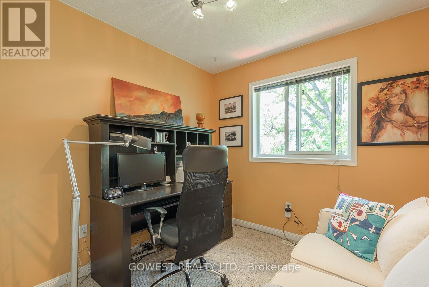 #14 80 ACORN PLACE - 30