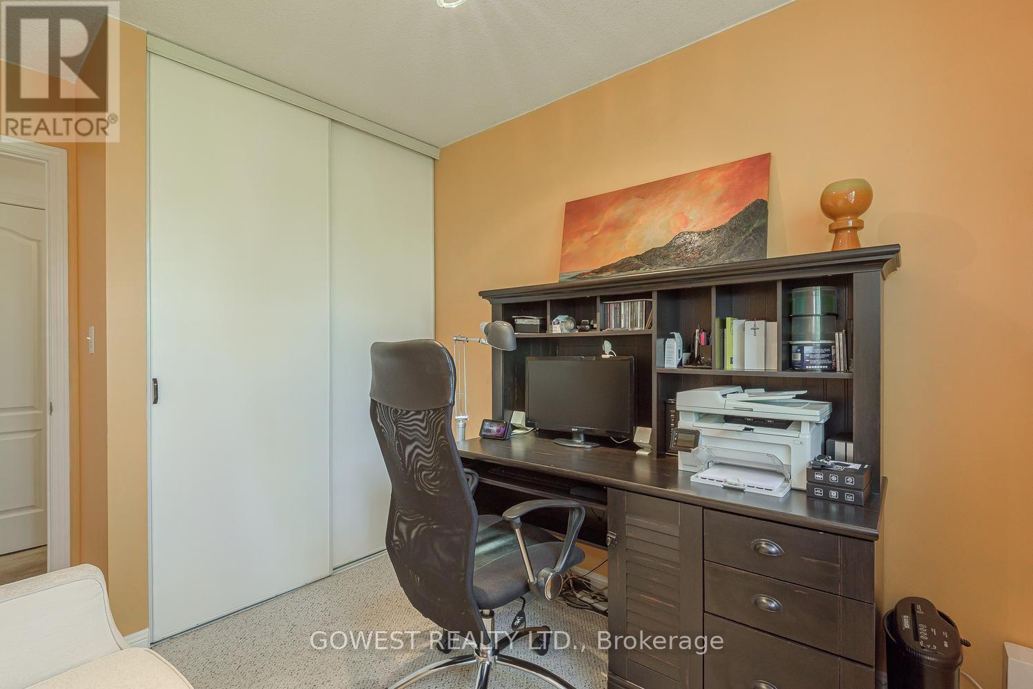 #14 80 ACORN PLACE - 31