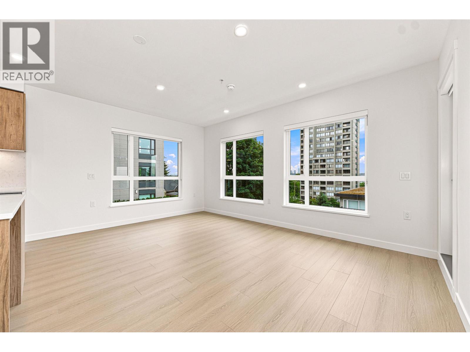 229 82 FIRST STREET, New Westminster