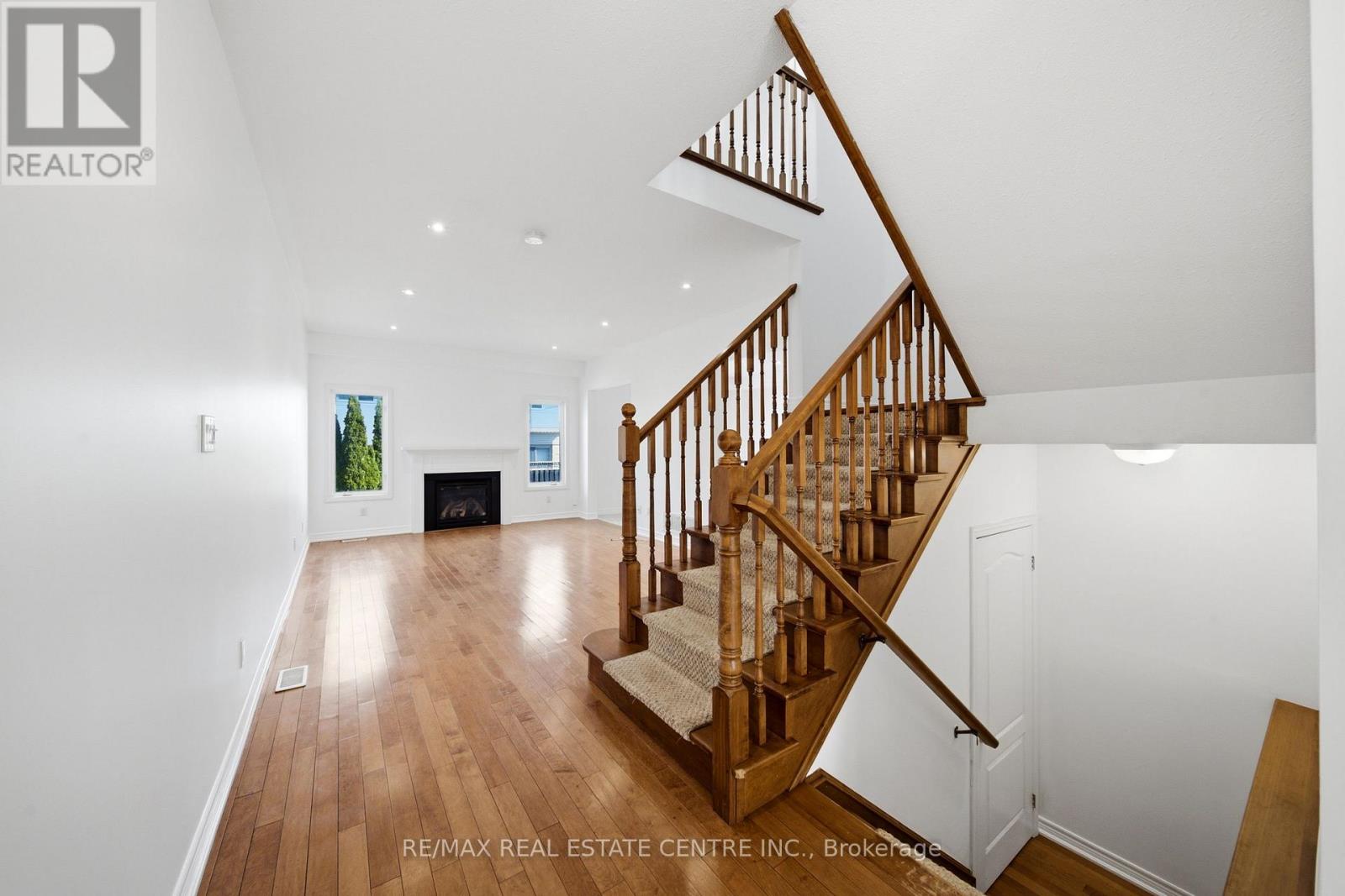 #32 441 STONEHENGE DRIVE - Image 13