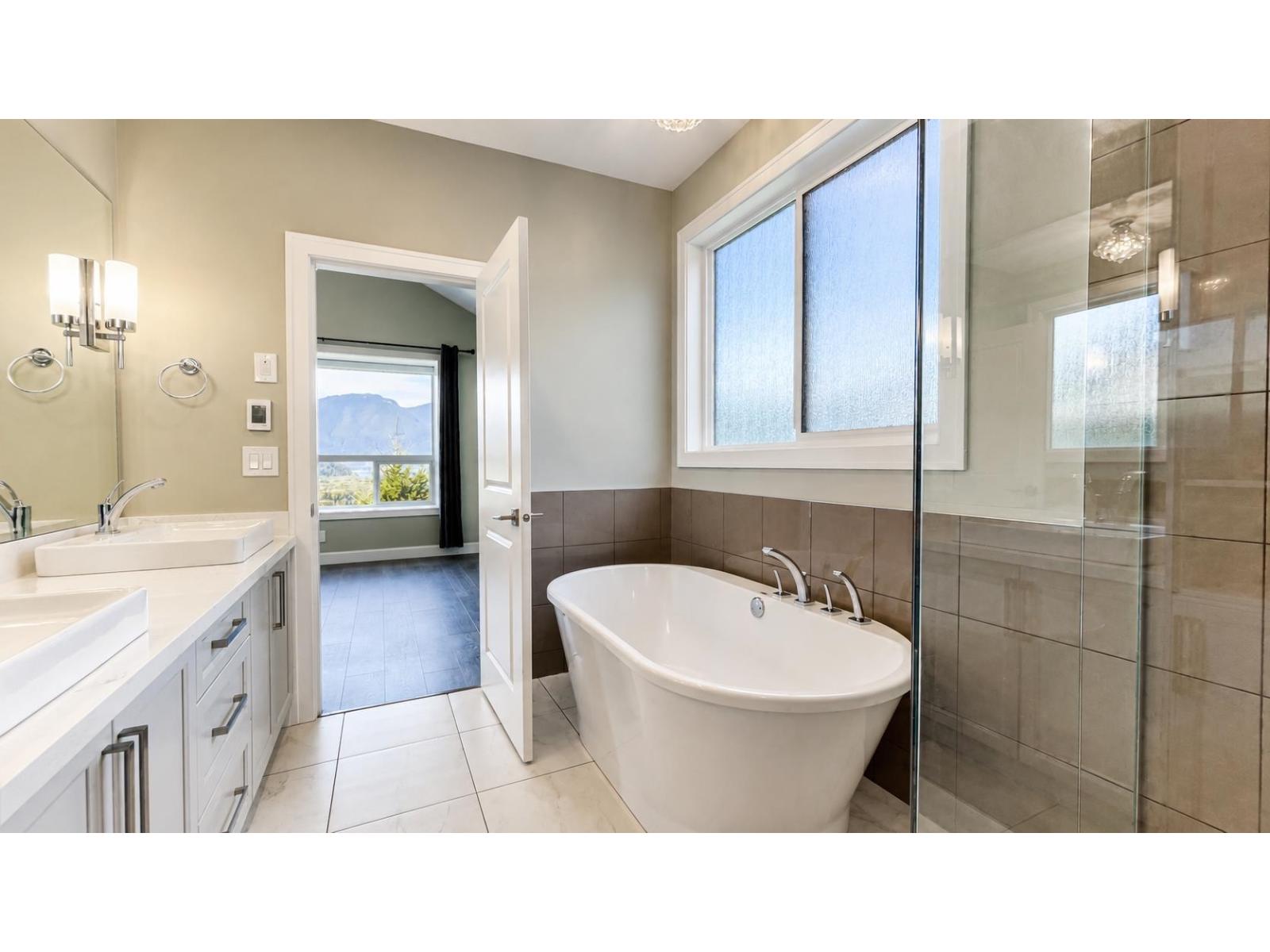 1445 STROMDAHL PLACE, Mt Woodside, Agassiz