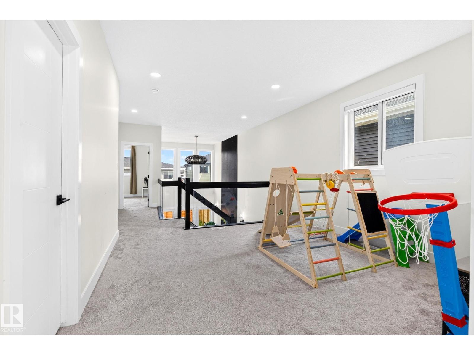 423 42 ST SW - 21