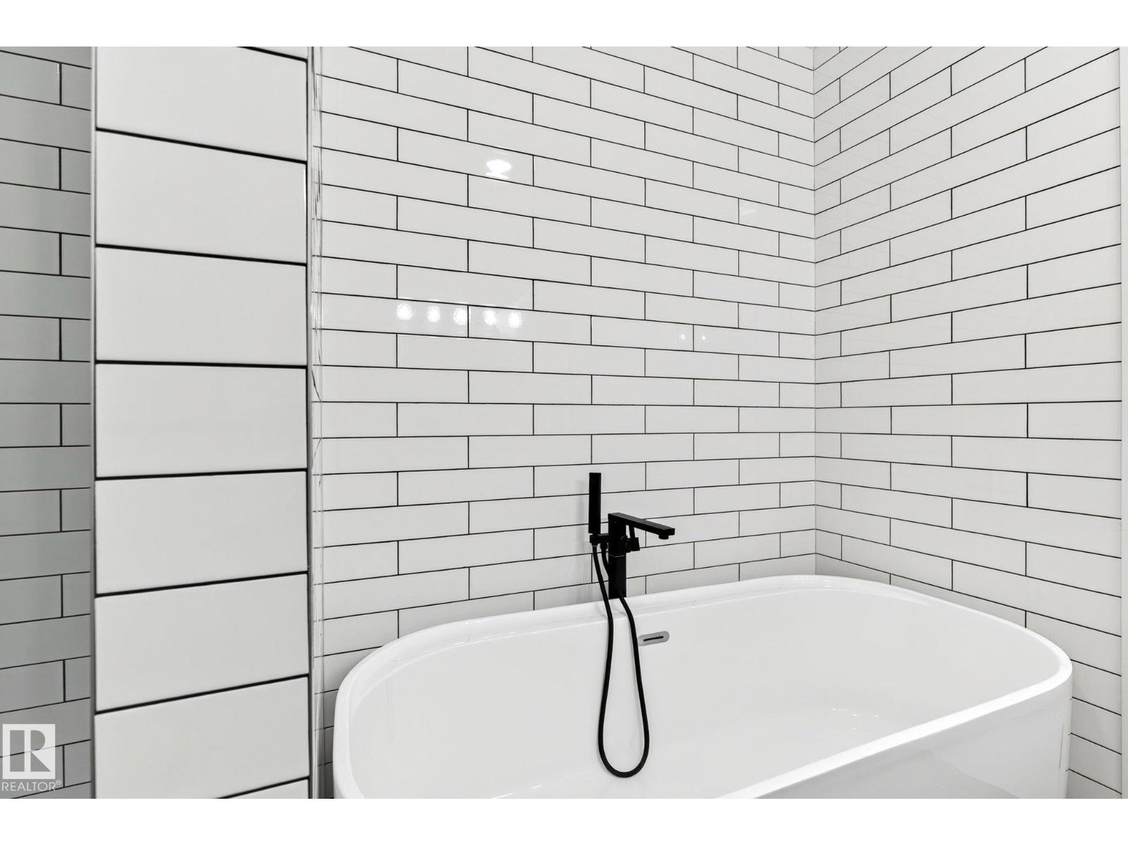 423 42 ST SW - 29