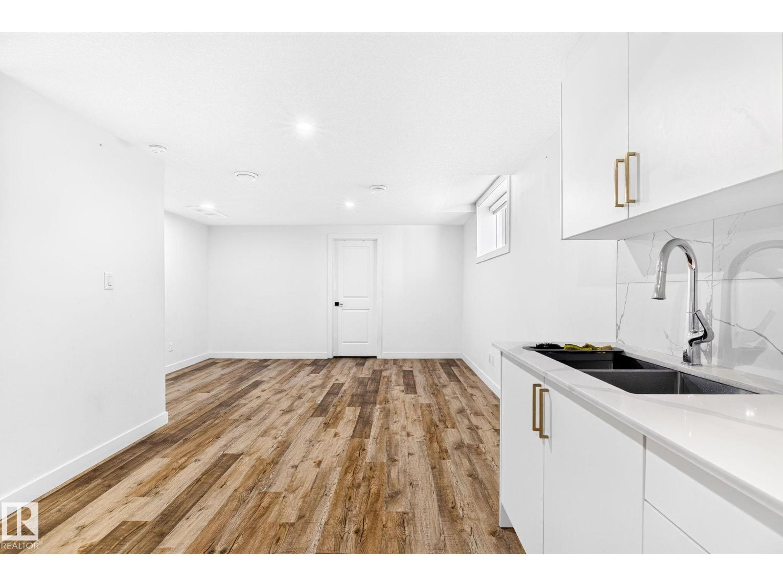 423 42 ST SW - 41