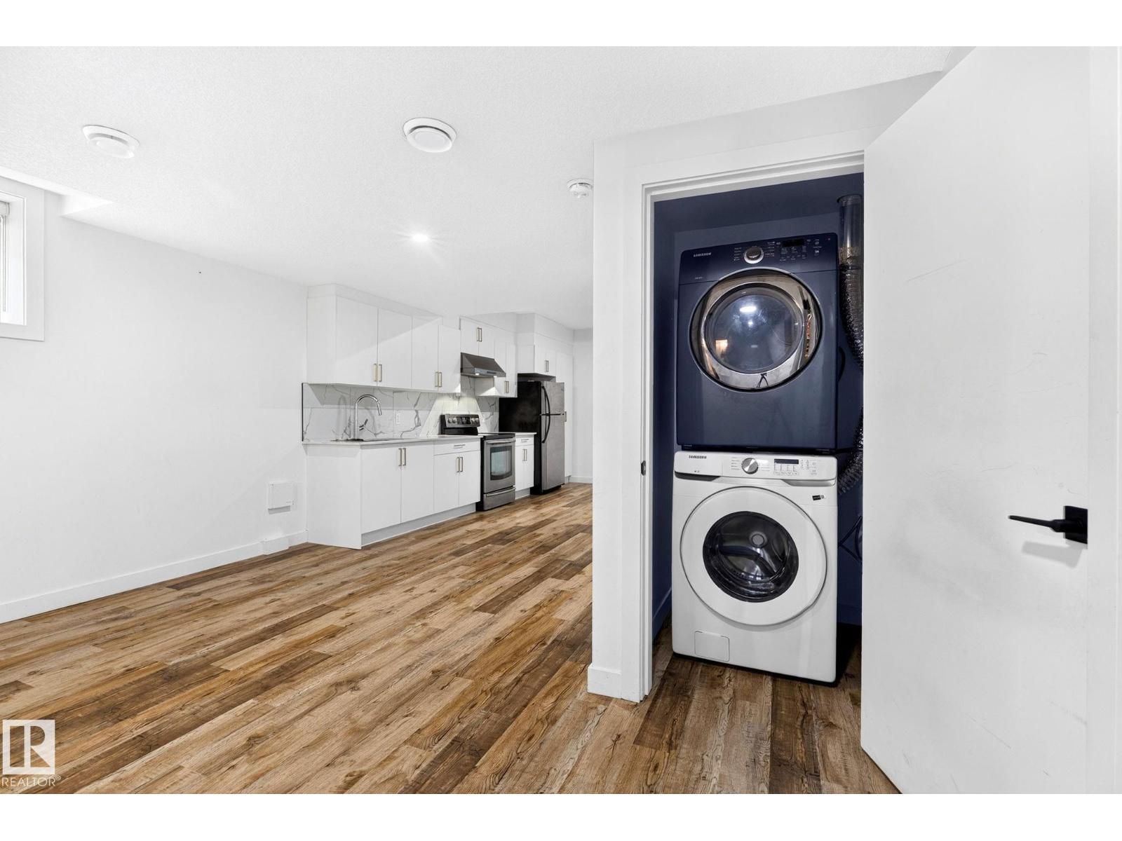423 42 ST SW - 42