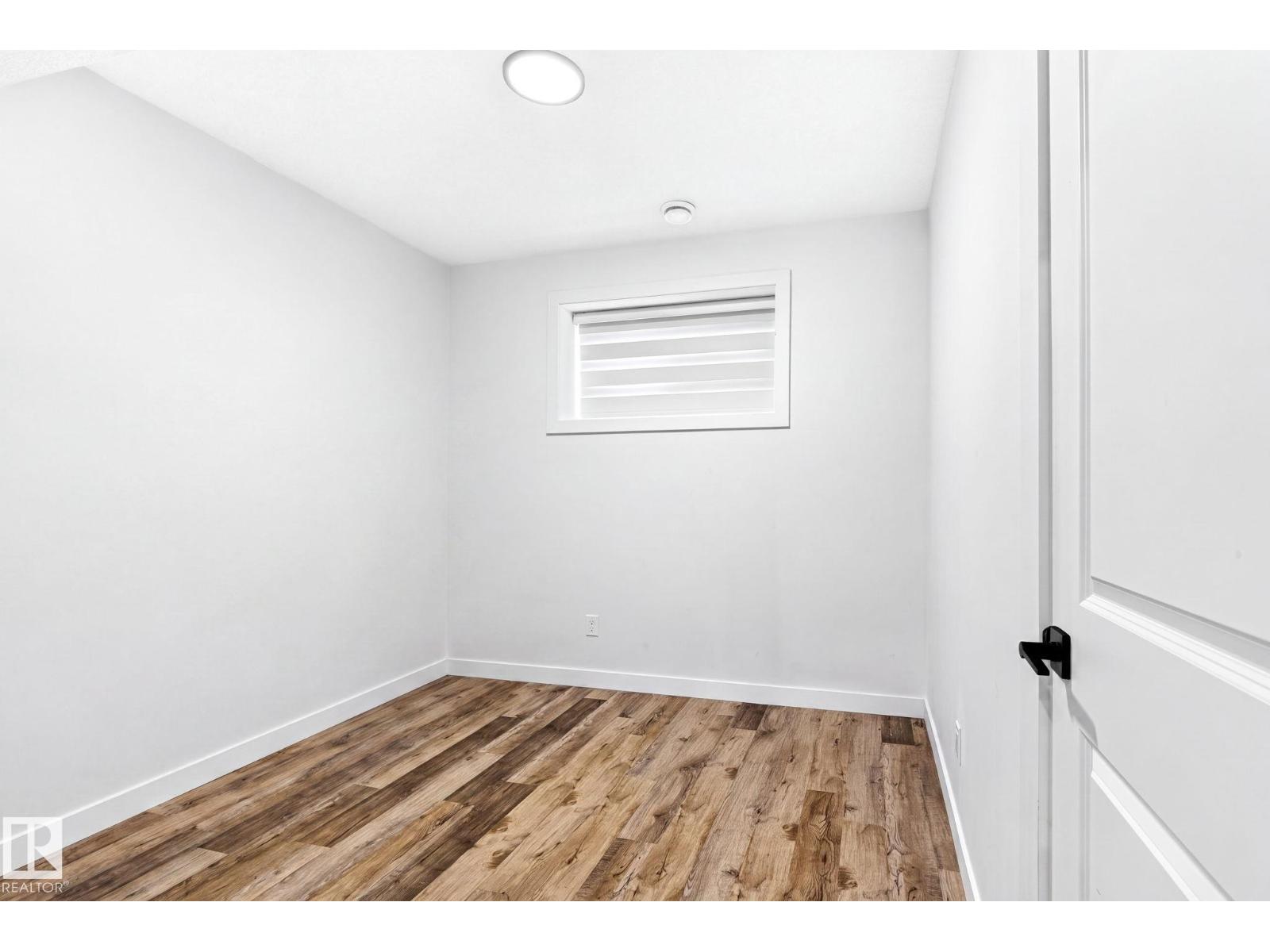 423 42 ST SW - 44