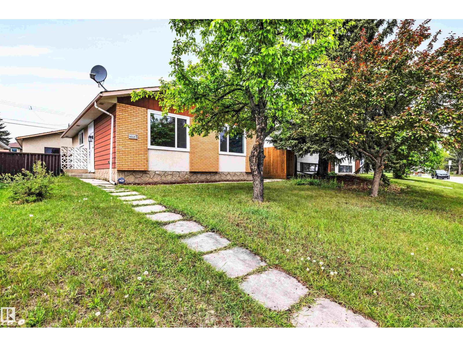 14208 51 ST NW - 32