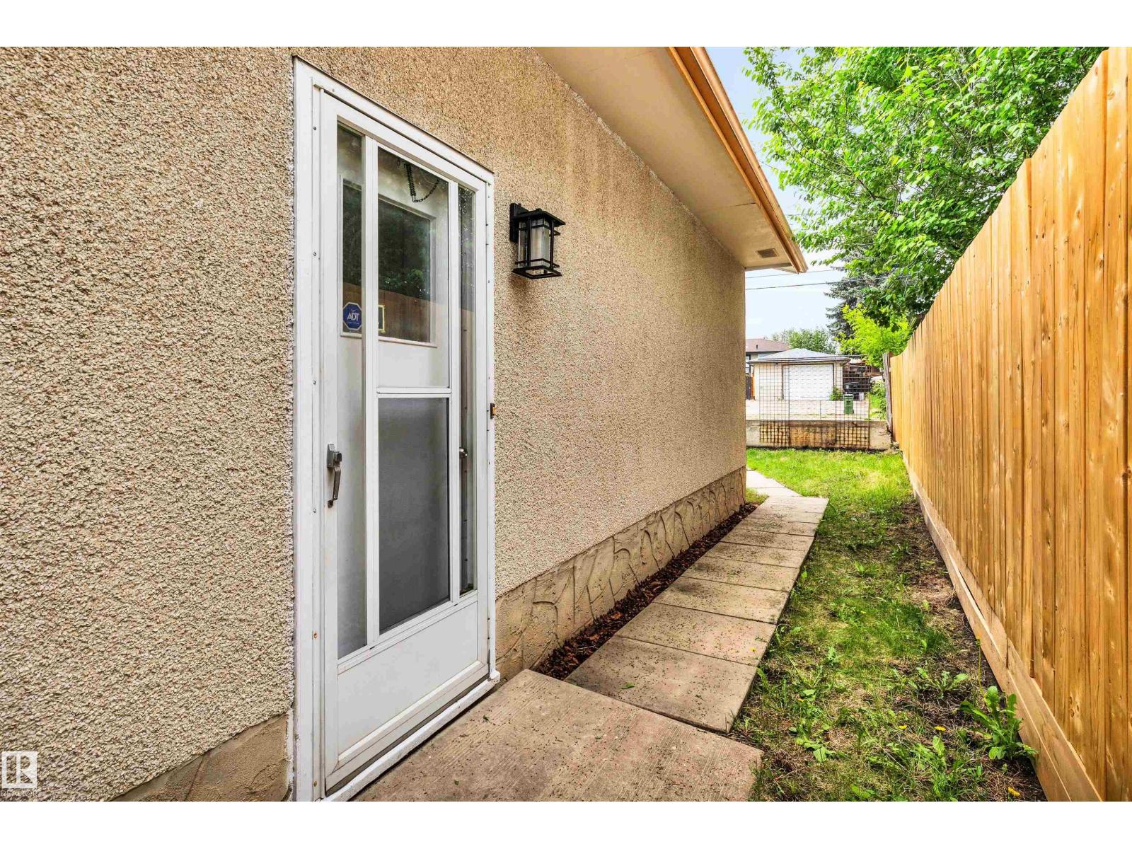 14208 51 ST NW - 36