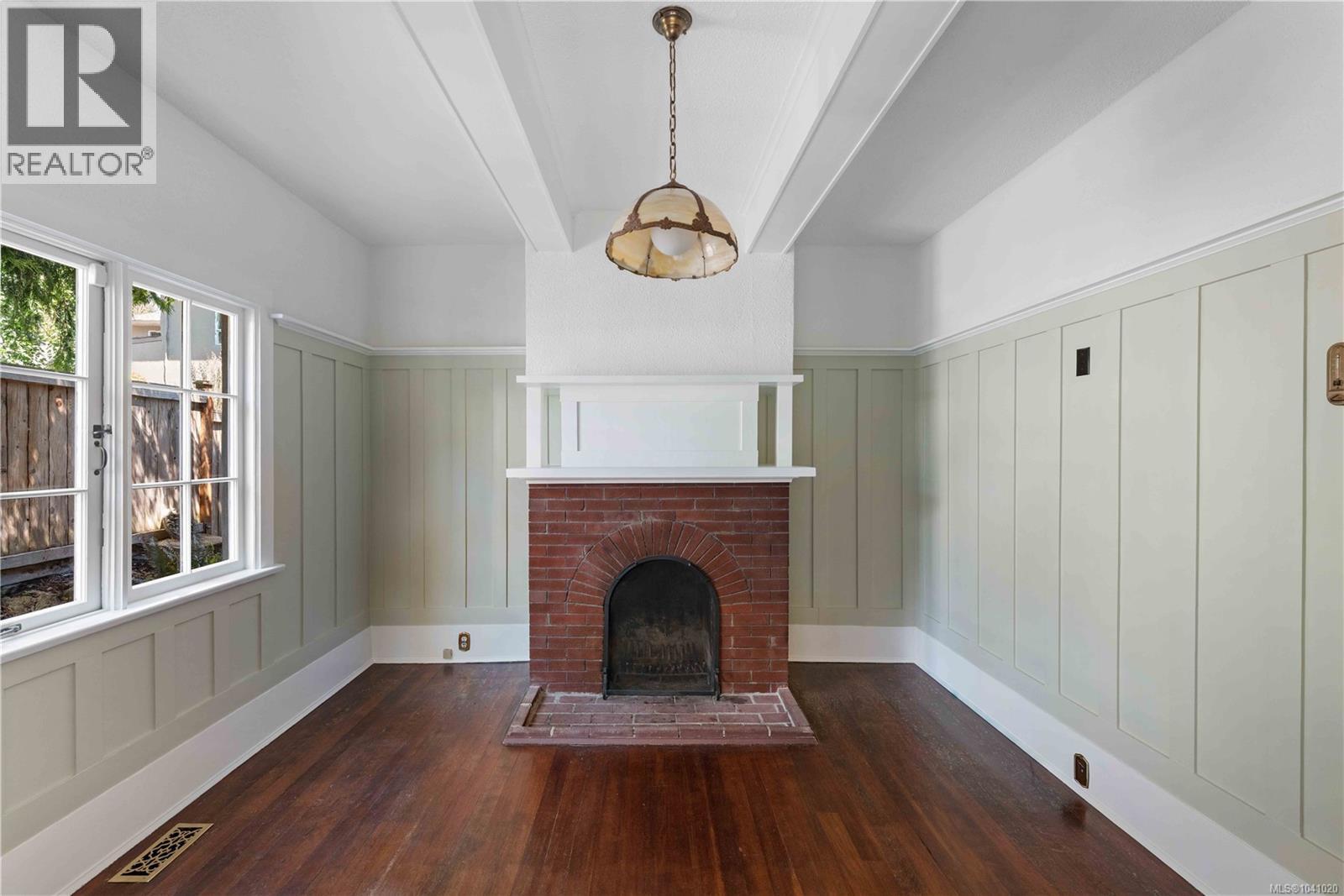 1562 Richardson St - Image 19