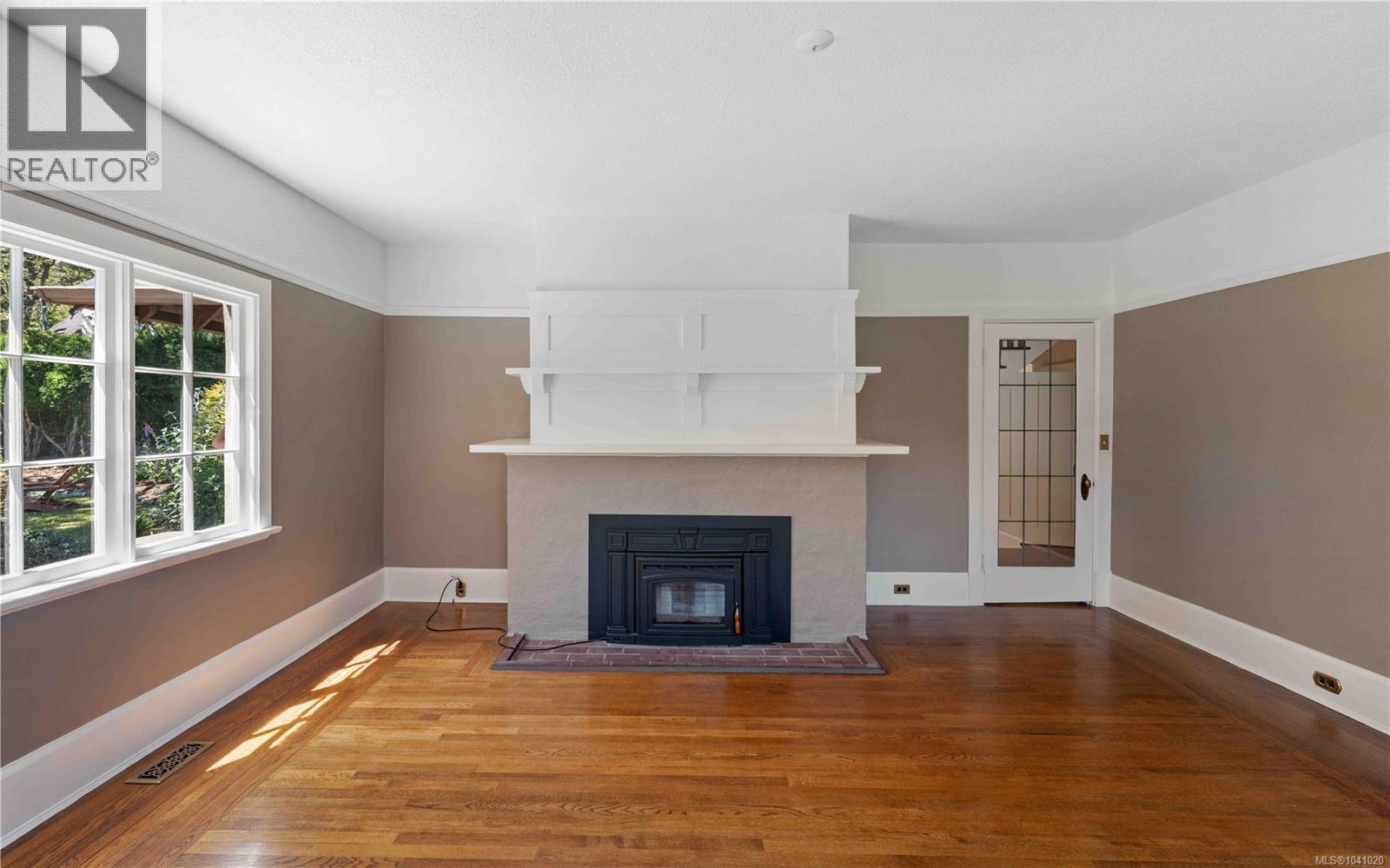 1562 Richardson St - 8