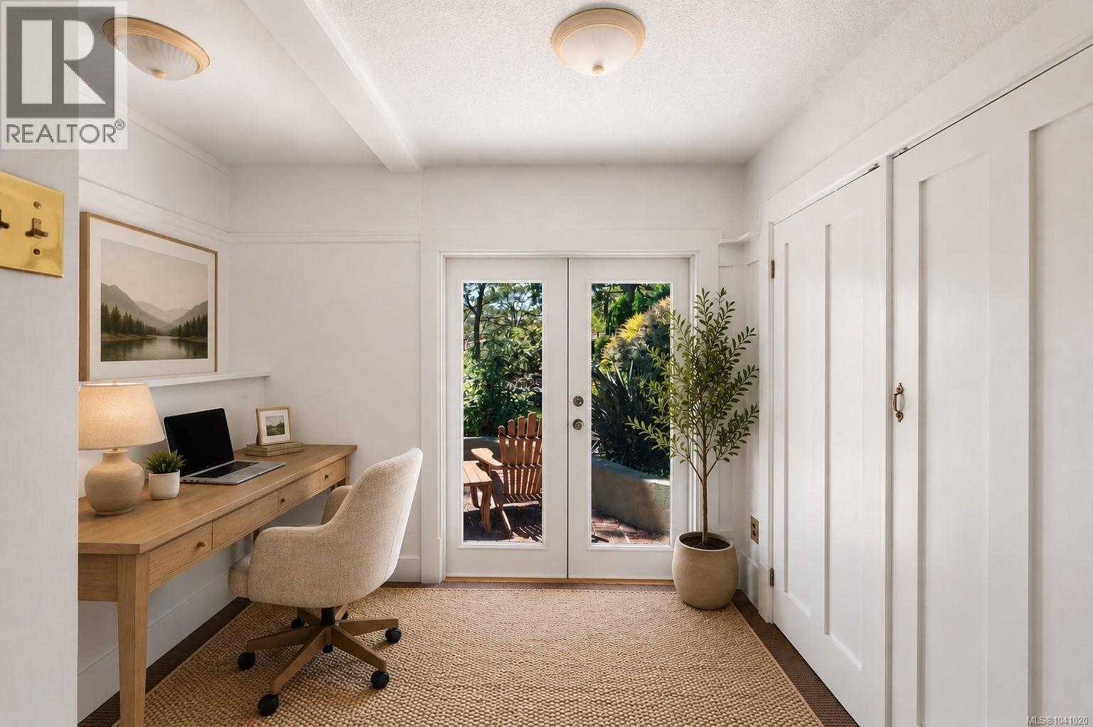 1562 Richardson St - Image 20