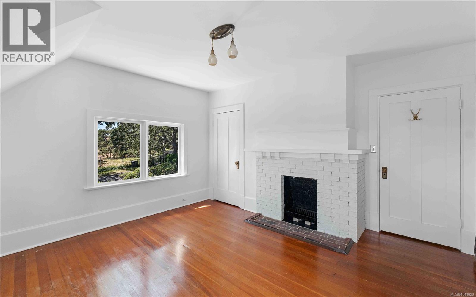 1562 Richardson St - Image 29
