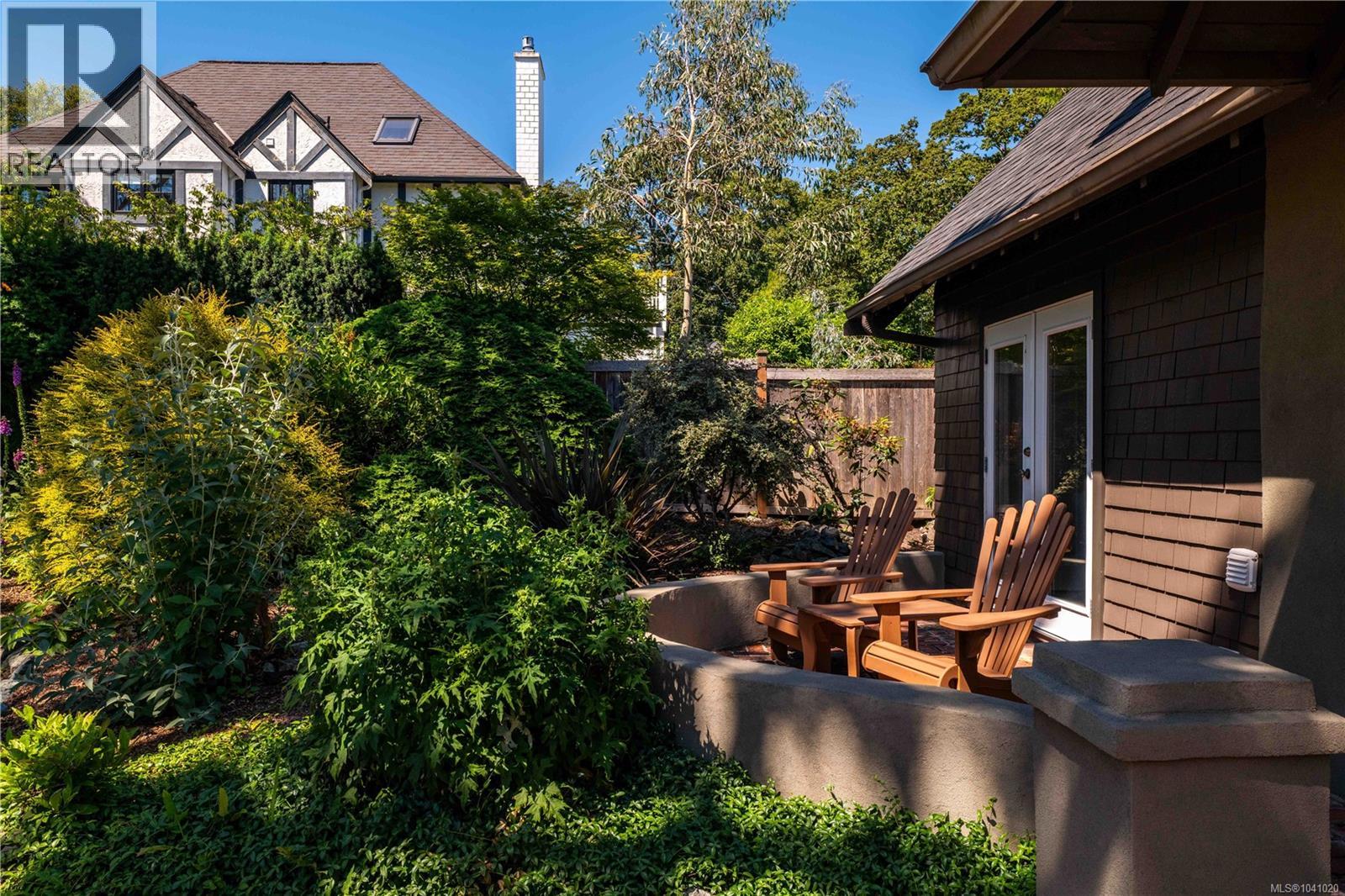1562 Richardson St - Image 49