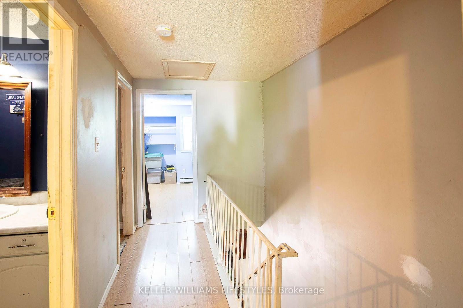 120 MONMORE ROAD - 9