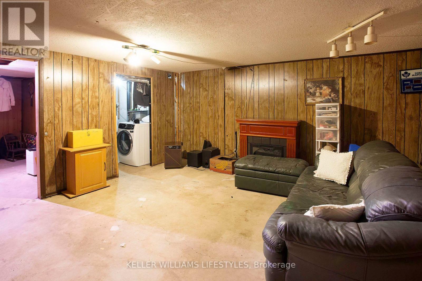 120 MONMORE ROAD - 17