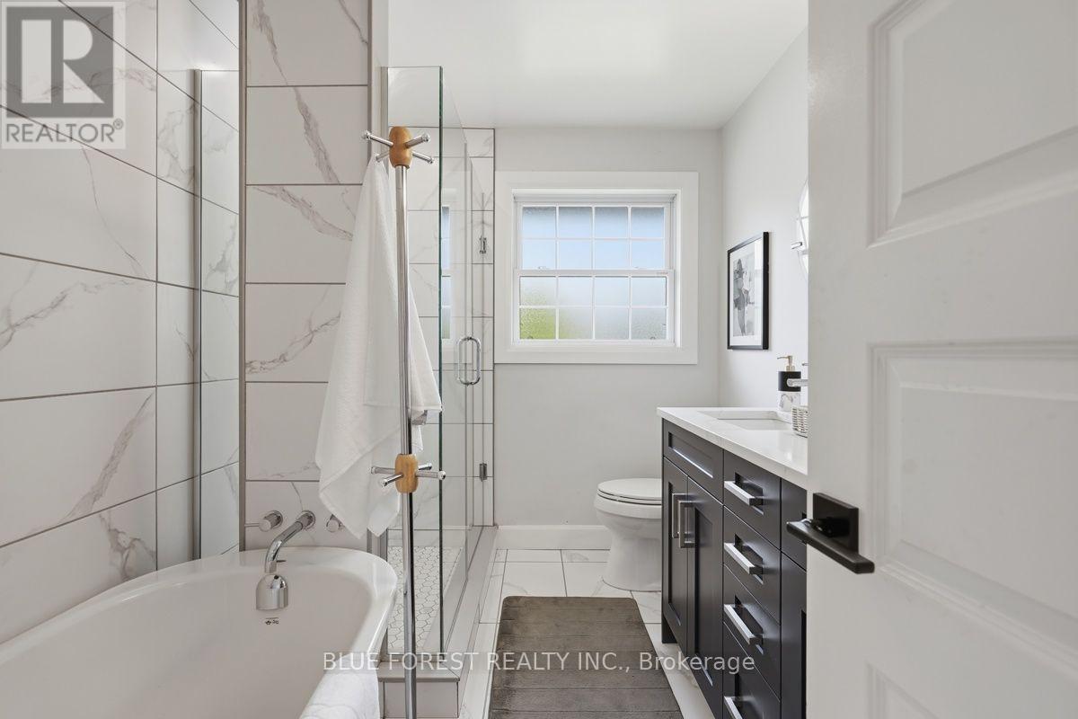21 AGINCOURT PLACE - 24