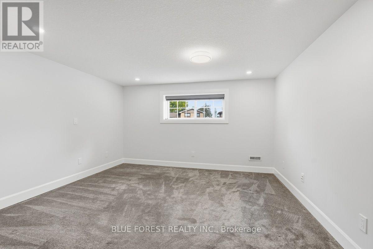 21 AGINCOURT PLACE - 31