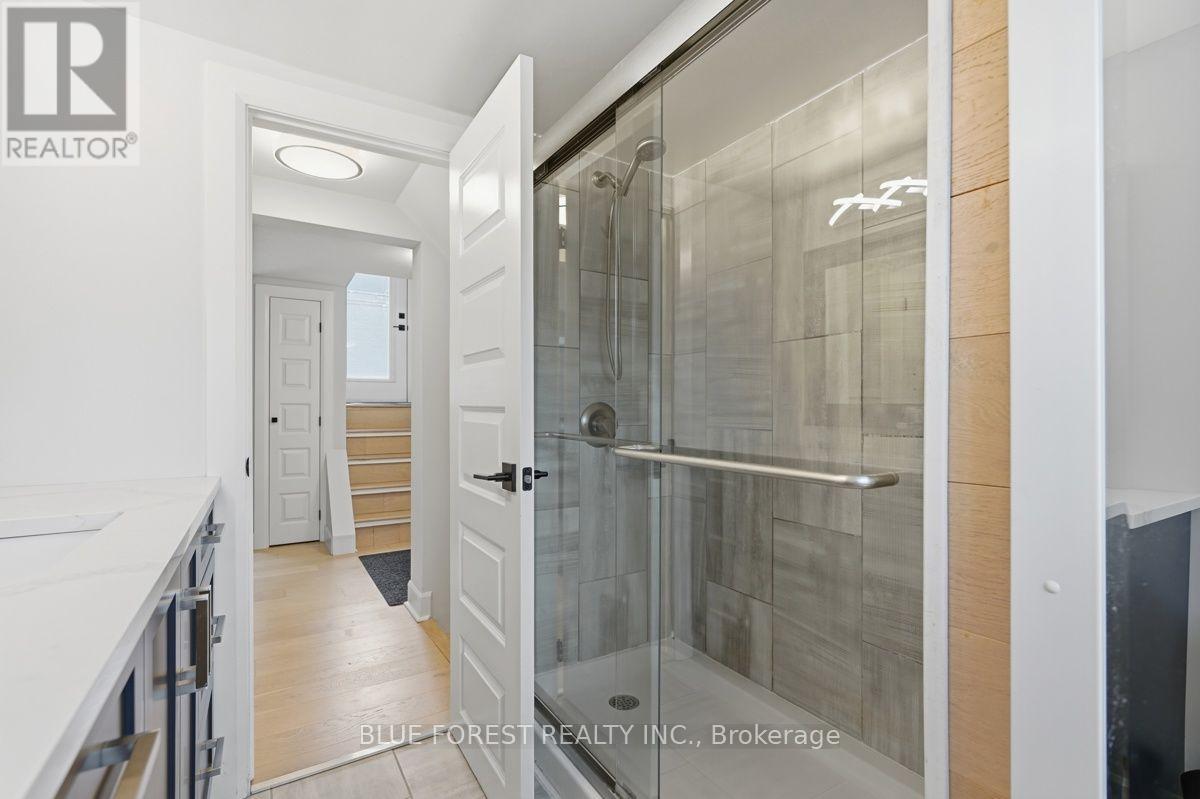 21 AGINCOURT PLACE - 33