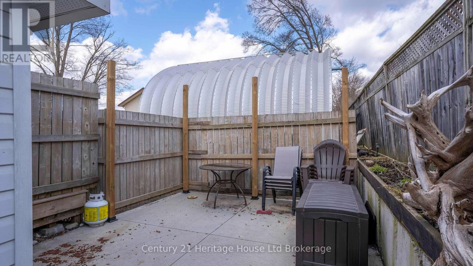 117 WONHAM STREET S - Image 21
