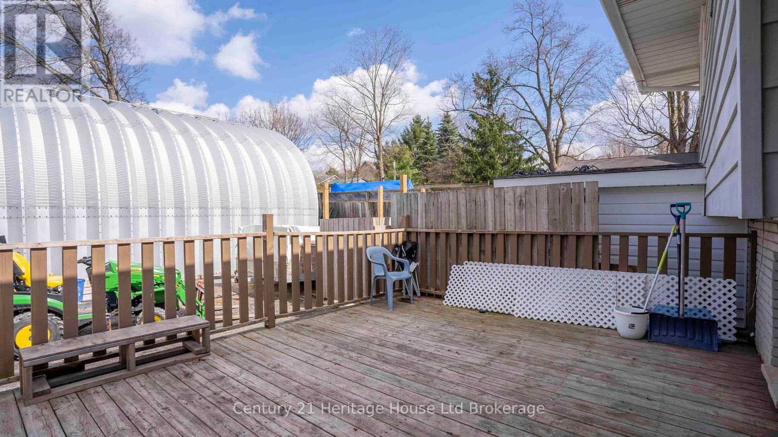 117 WONHAM STREET S - Image 41