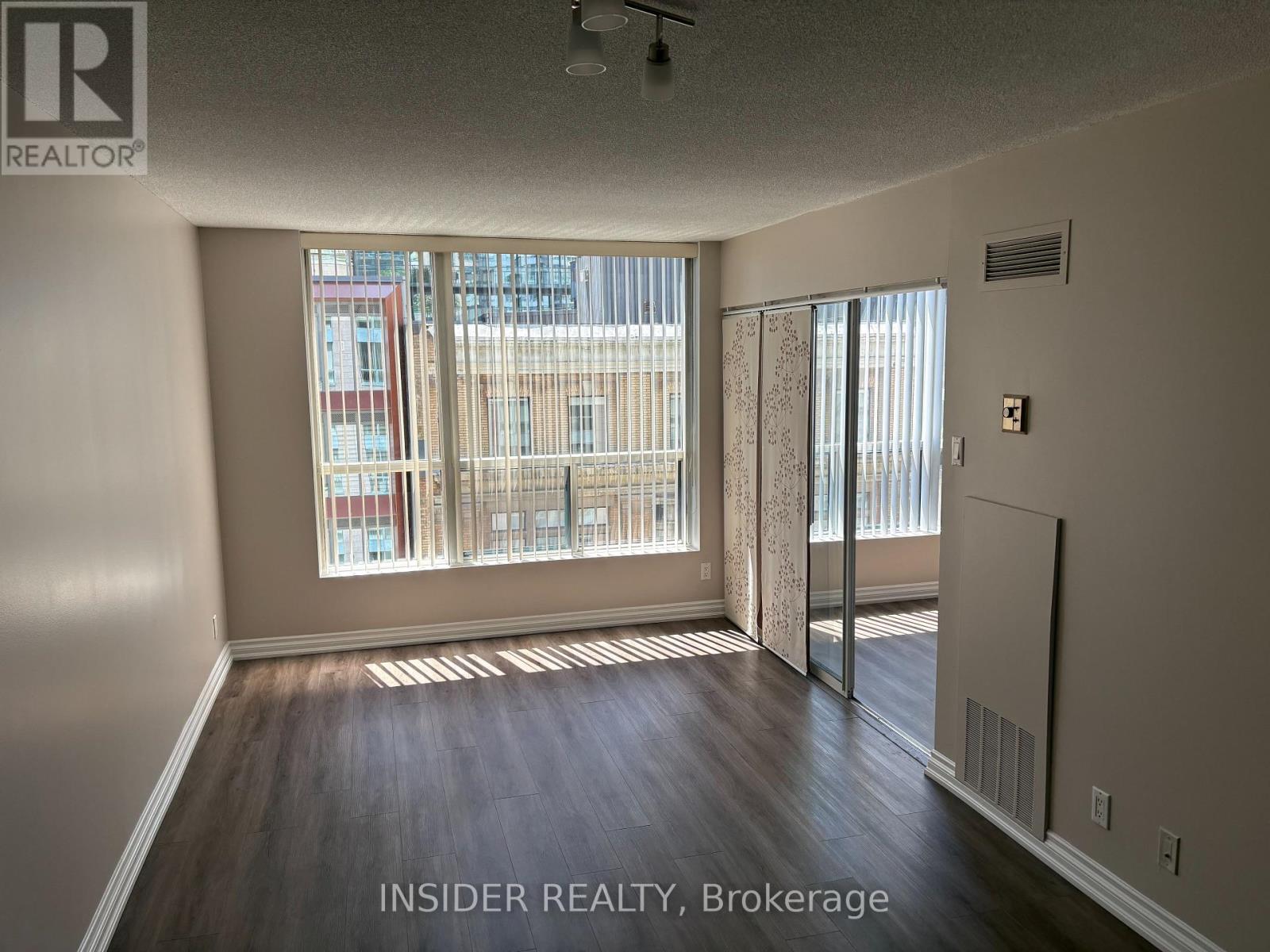 #710 92 KING STREET E - 6