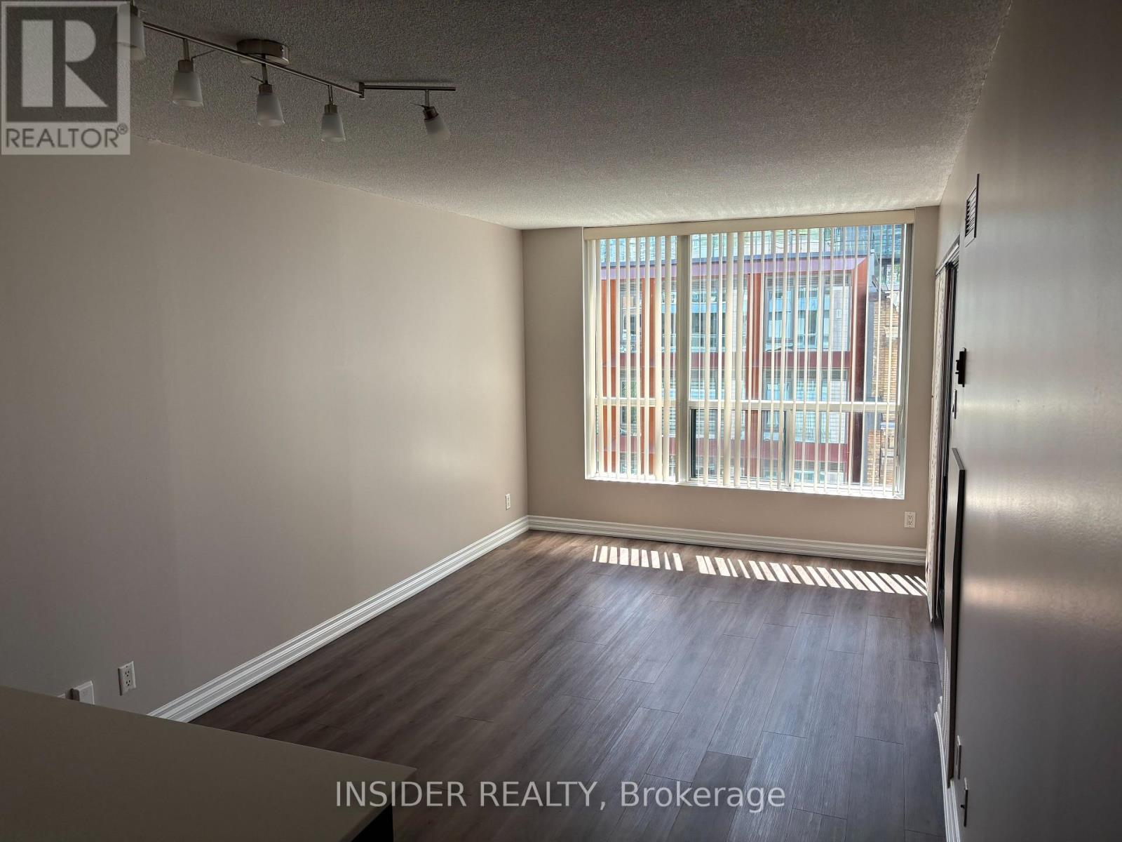 #710 92 KING STREET E - 7