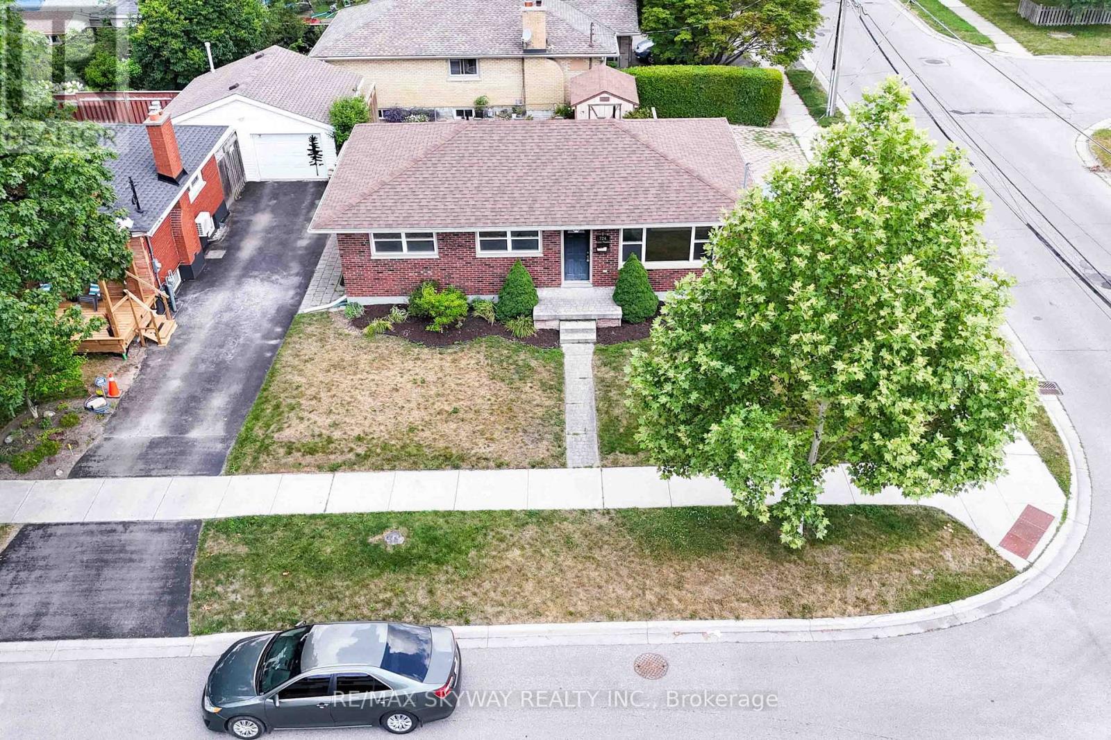724 BRANT STREET - 10