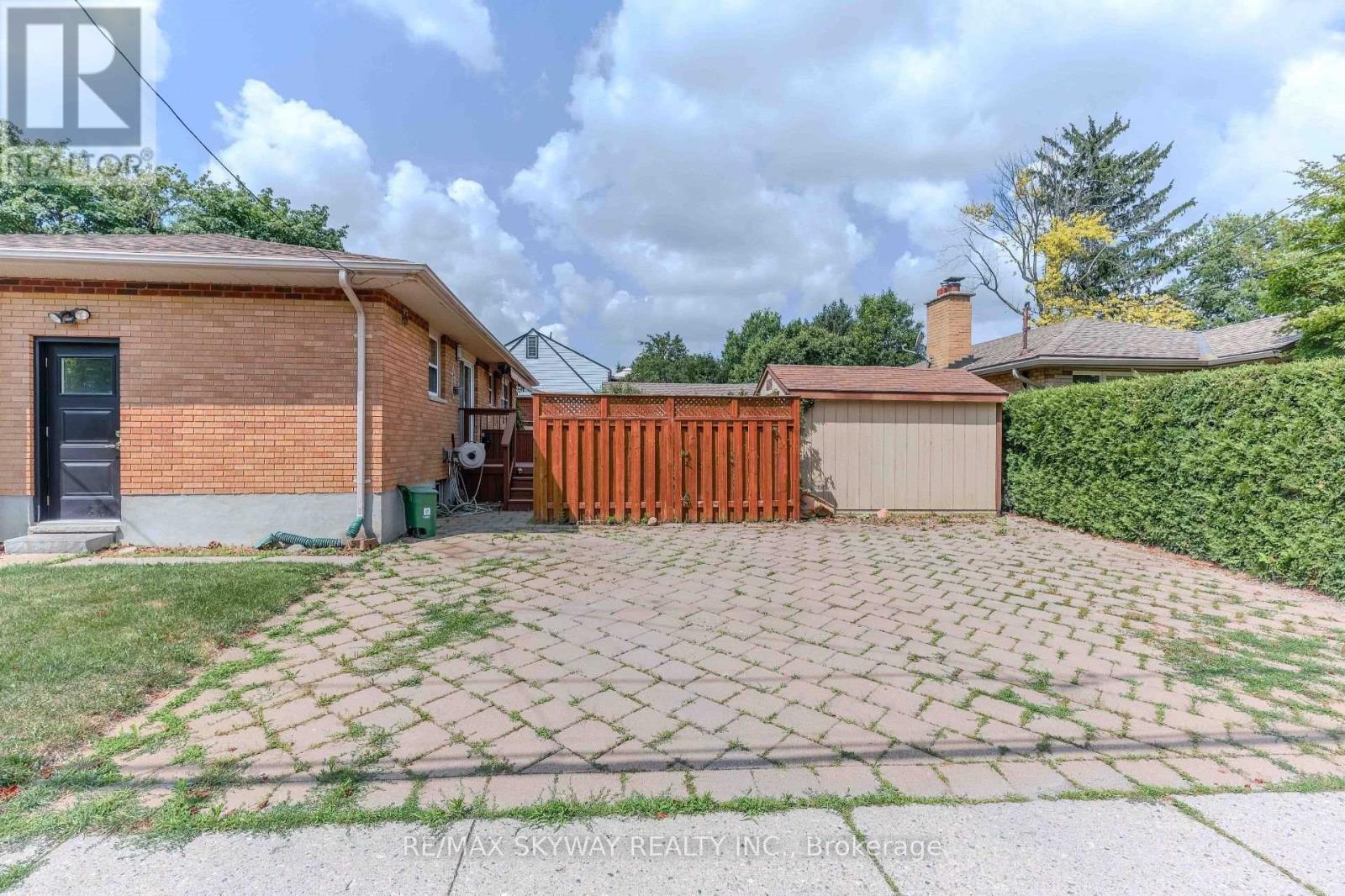 724 BRANT STREET - 6