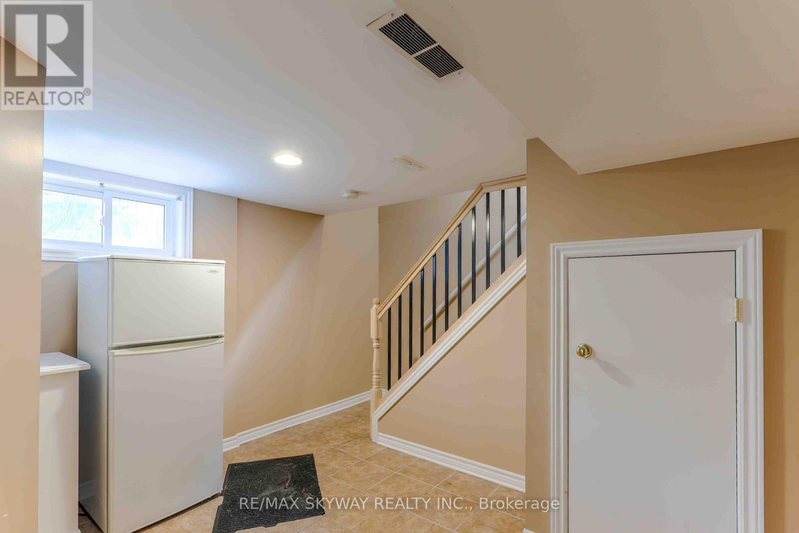 724 BRANT STREET - 32