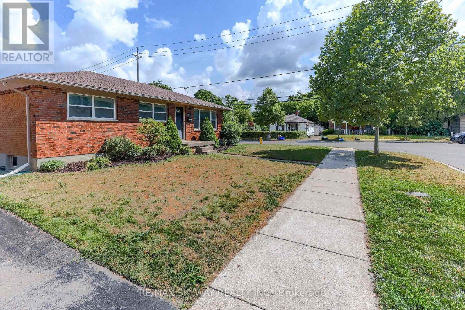 724 BRANT STREET - 3