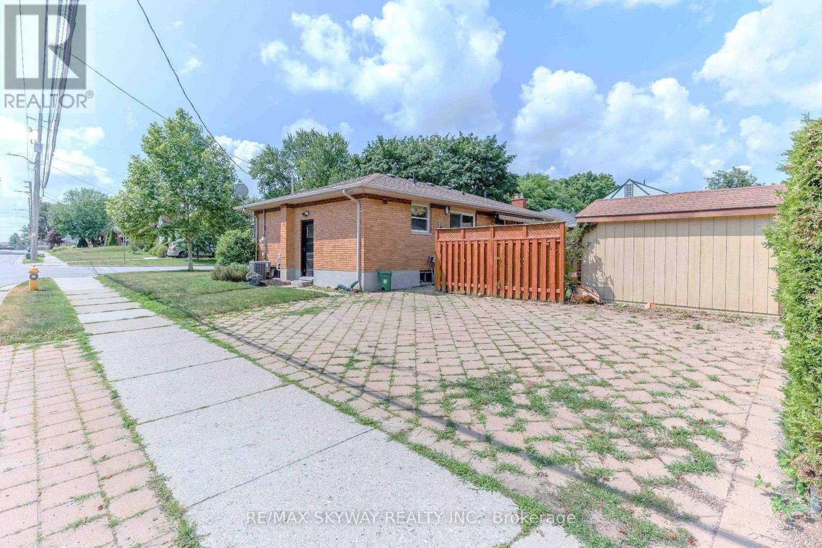 724 BRANT STREET - 5