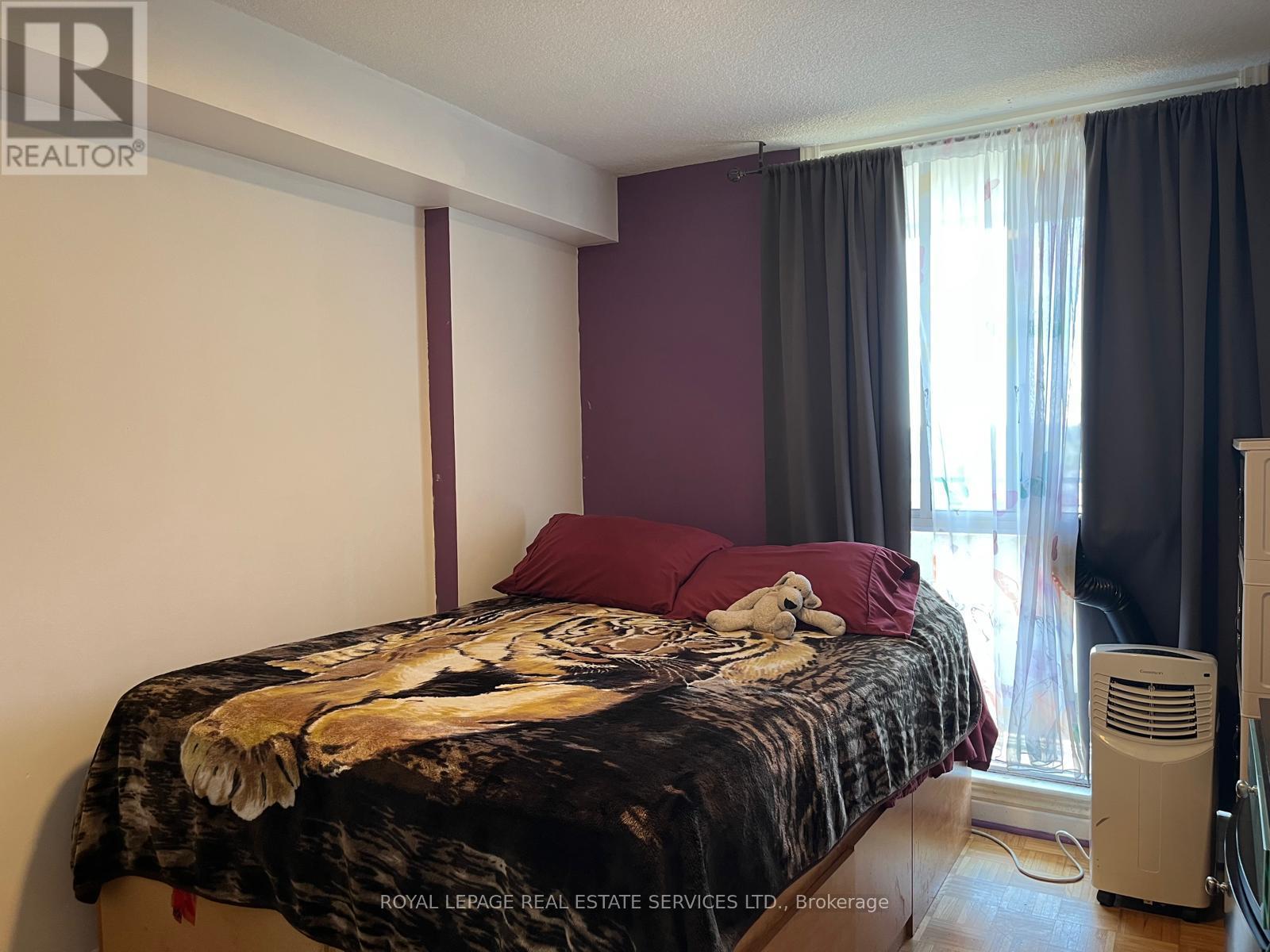 #902 1300 MISSISSAUGA VALLEY BOULEVARD - 12