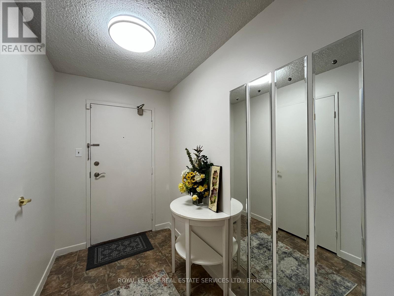 #902 1300 MISSISSAUGA VALLEY BOULEVARD - 17