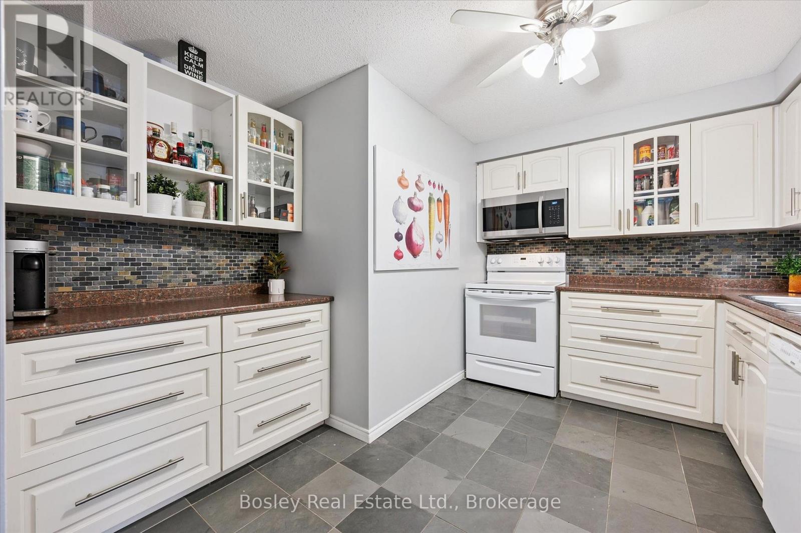 #815 55 GREEN VALLEY DRIVE - 8