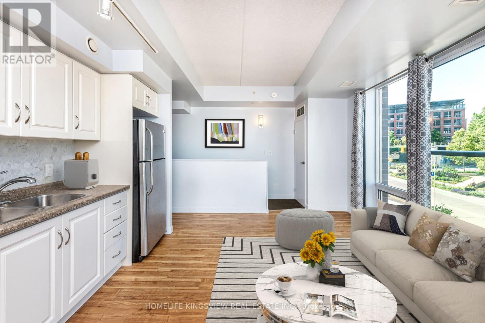 #212 5 GORDON STREET - Image 4
