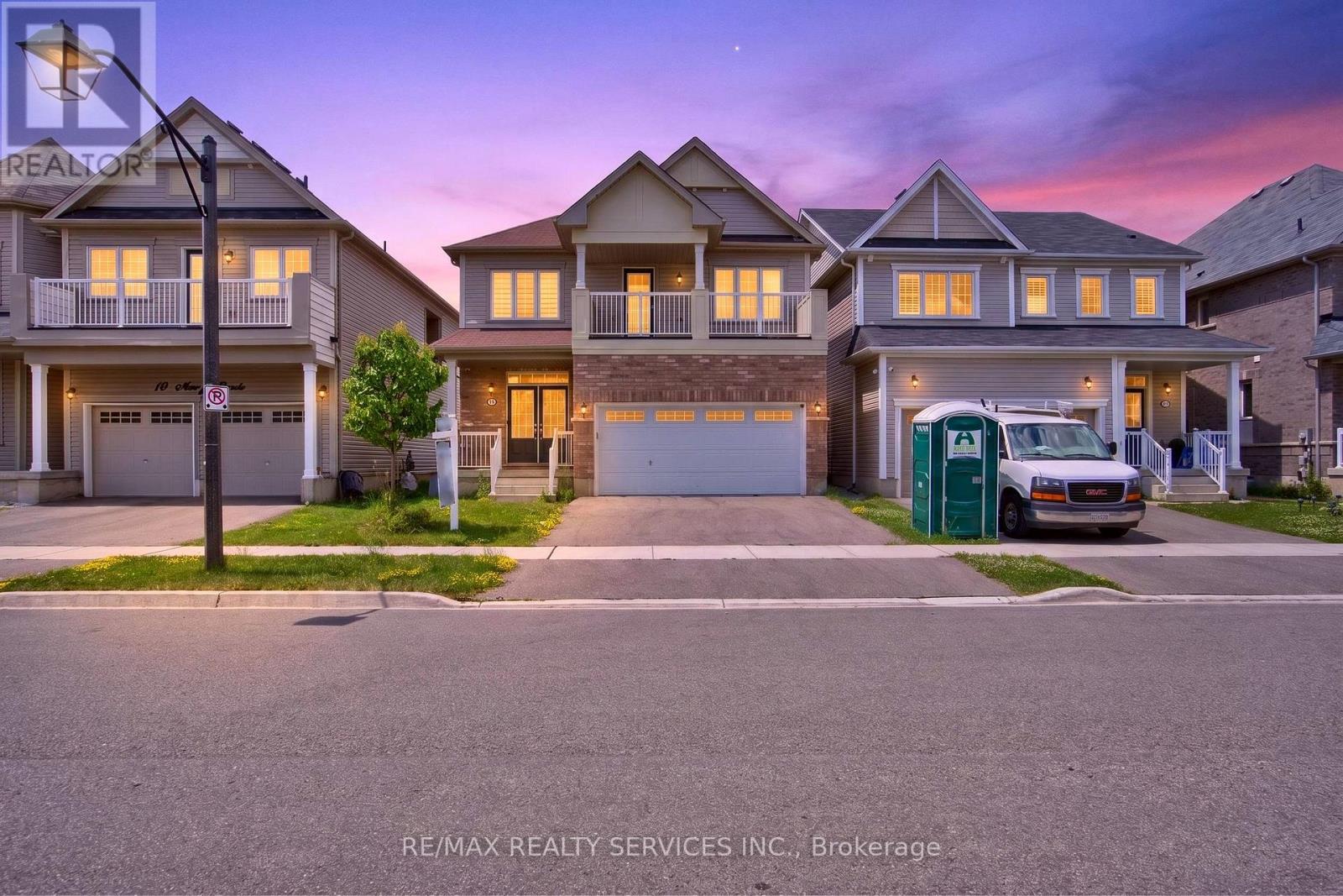 8 MUNRO CIRCLE - 2