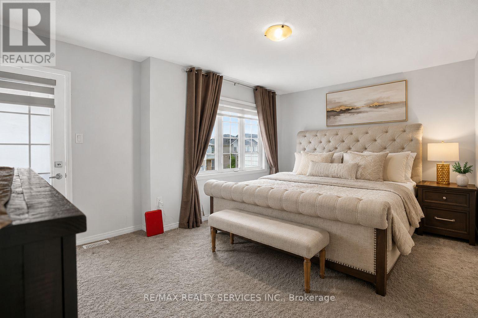 8 MUNRO CIRCLE - 20