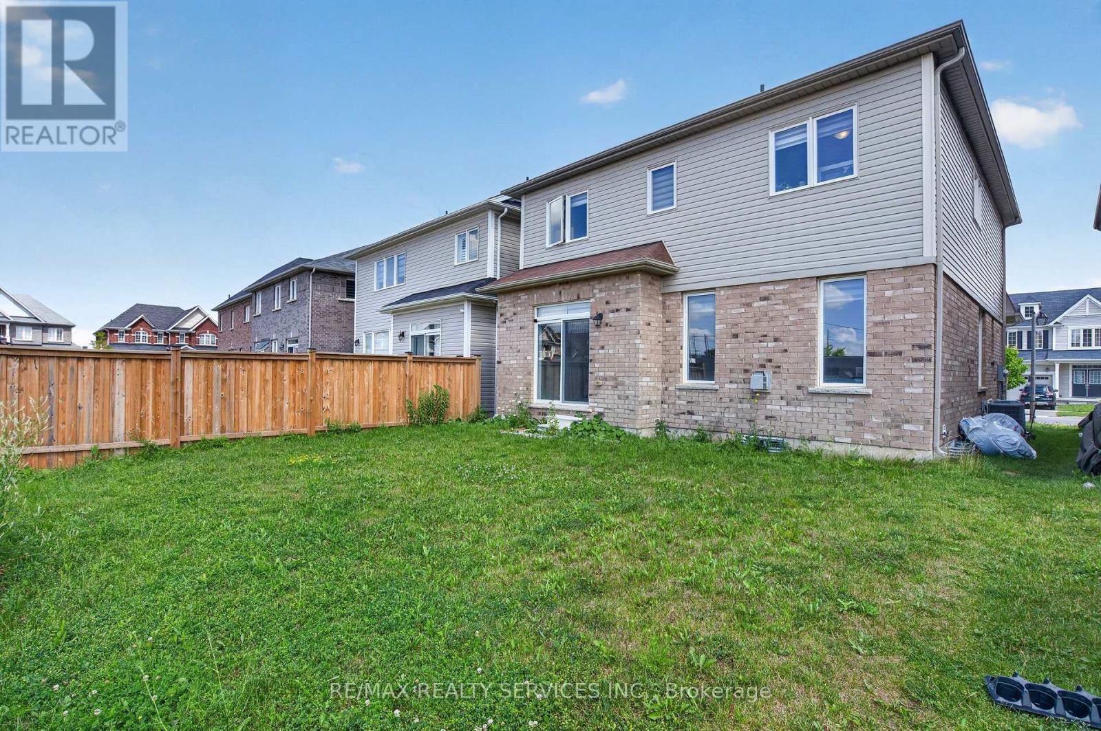 8 MUNRO CIRCLE - 25
