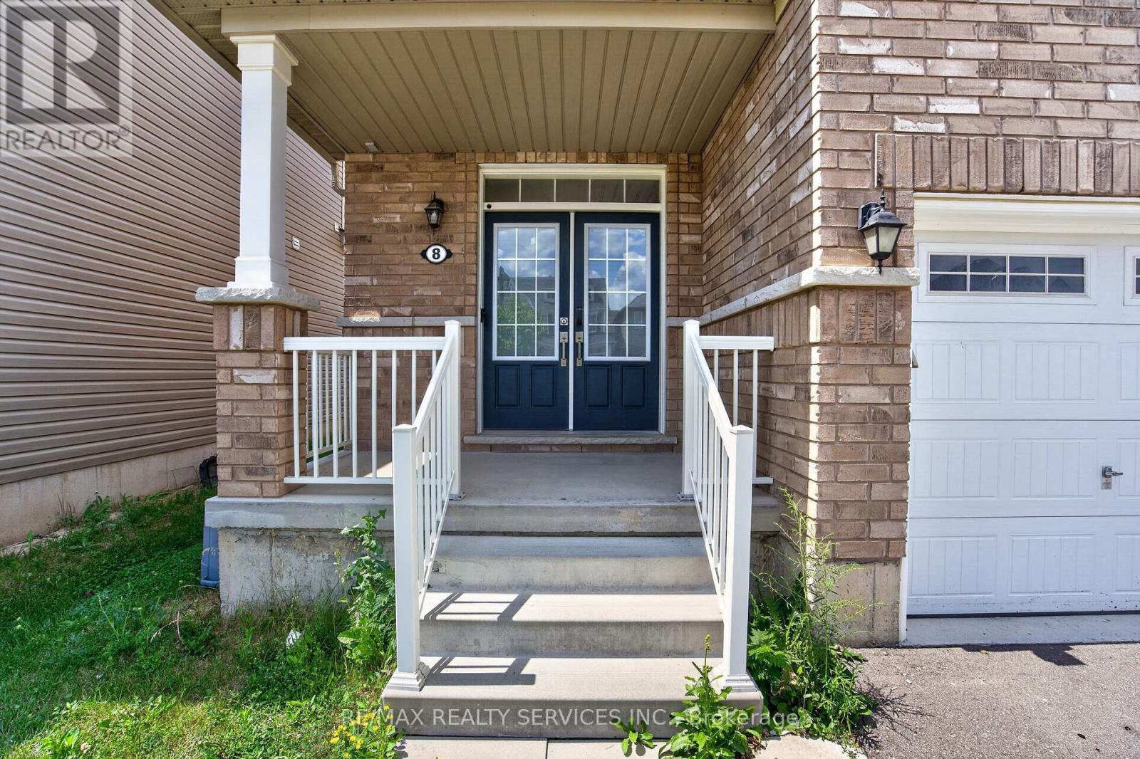 8 MUNRO CIRCLE - 3