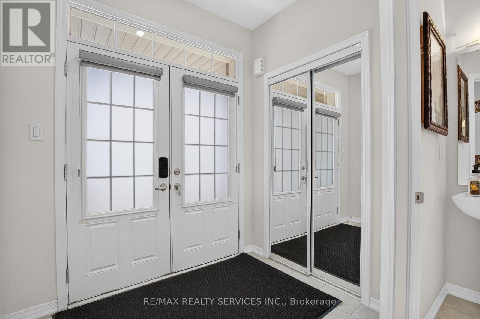 8 MUNRO CIRCLE - 4