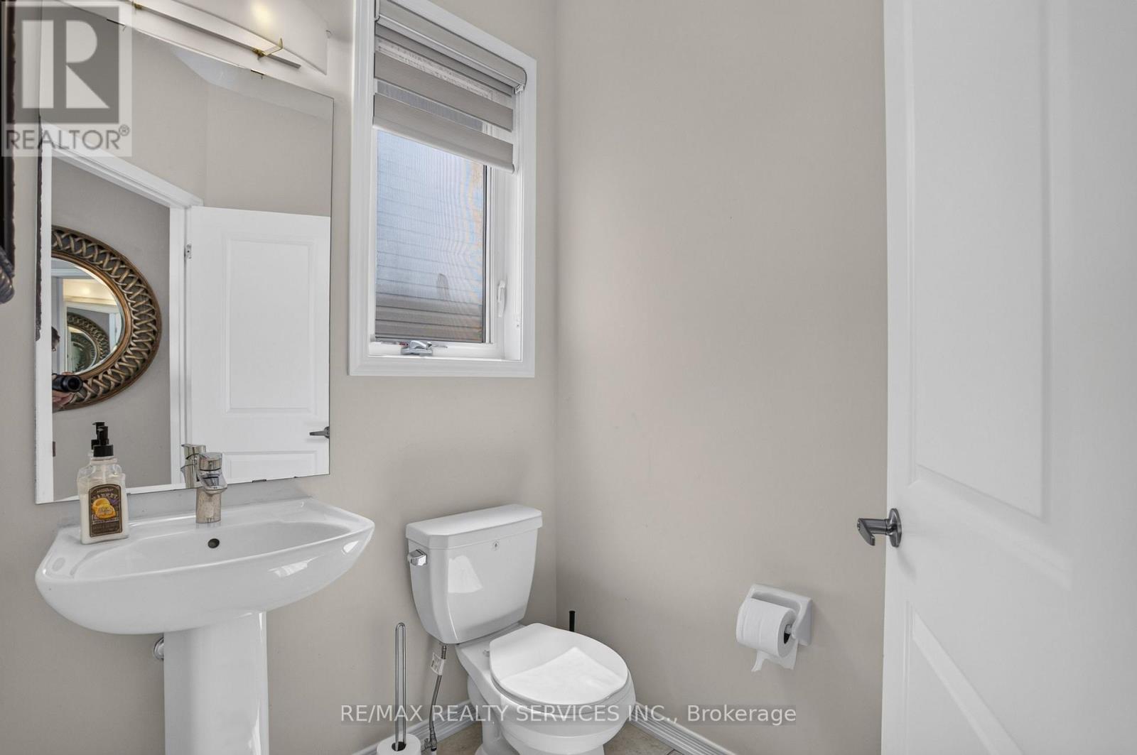 8 MUNRO CIRCLE - 6